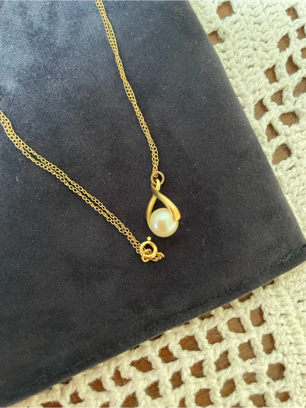 Vintage 14K Yellow Gold Teardrop Pearl Pendant Necklace 15